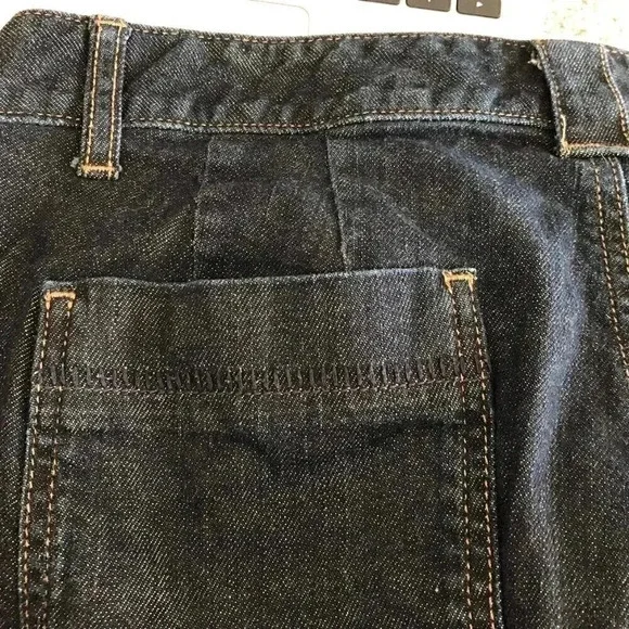 Eddie Bauer Curvy Capri Specially Dyed Dark Wash - Picture 4 of 4